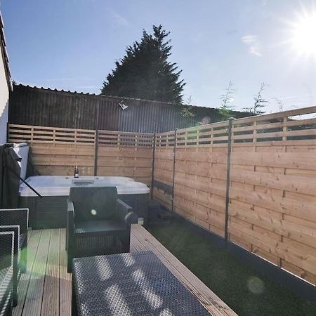 Hoxne Cottages - Rose Cottage With Private Hot Tub يورك المظهر الخارجي الصورة